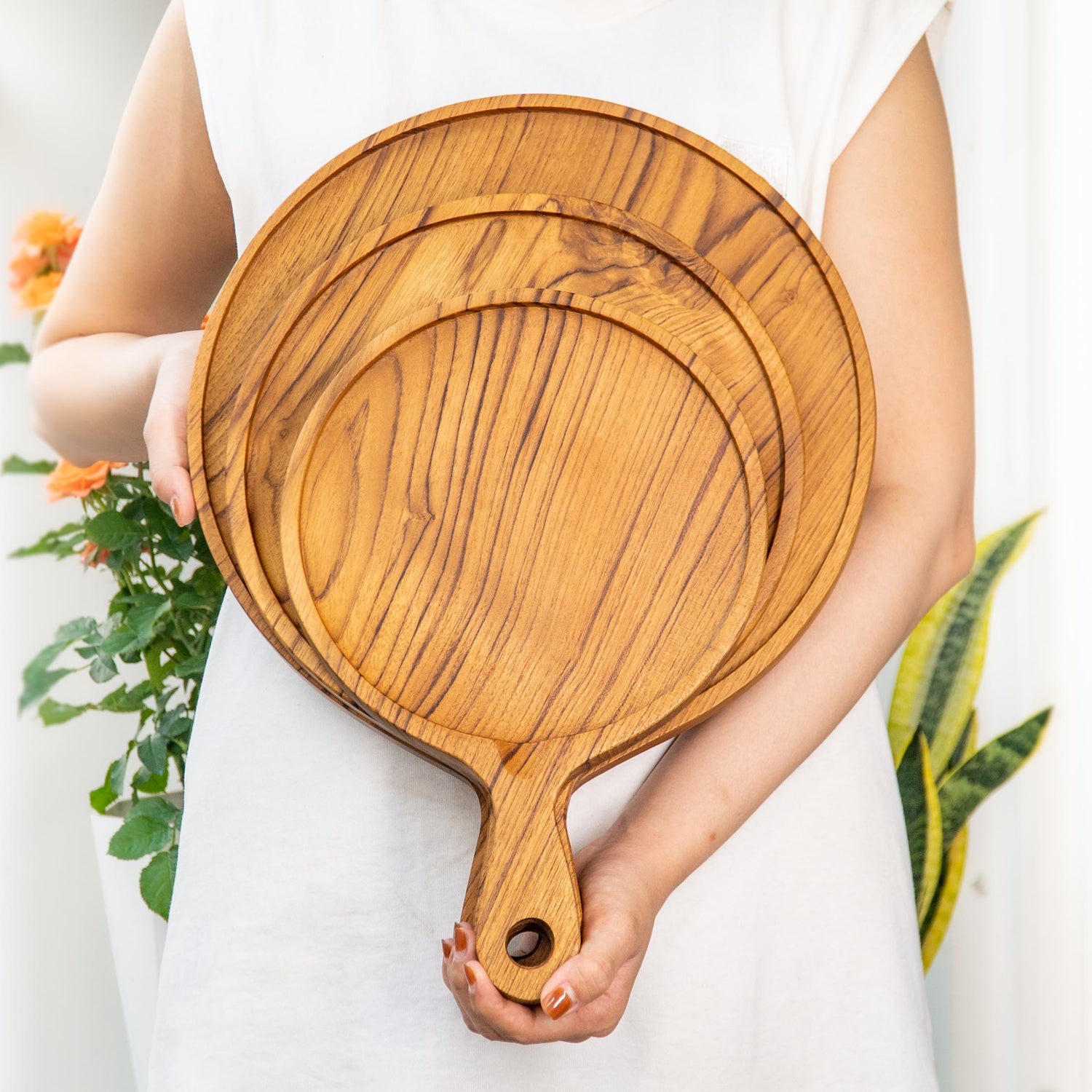 10 Inch Teak Wood Pizza Board with Handle & Rim